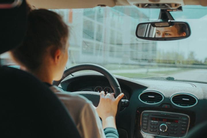 Tips Membeli Mobil Bekas untuk Wanita