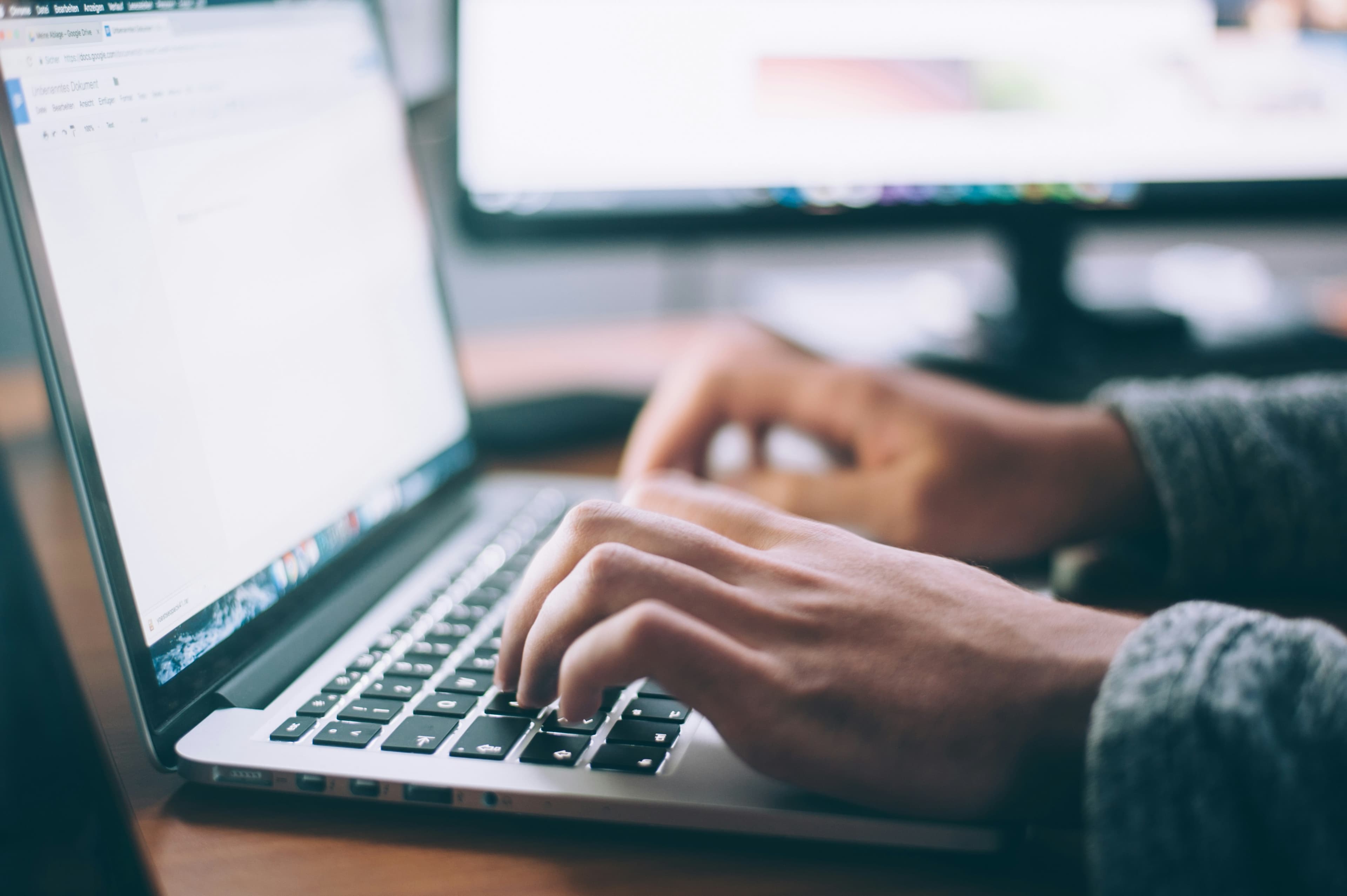 Tips Membeli Mobil Bekas Online